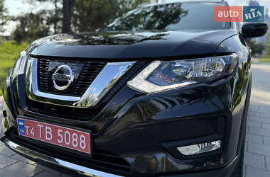 Внедорожник / Кроссовер Nissan Rogue 2019 в 