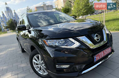 Внедорожник / Кроссовер Nissan Rogue 2019 в 