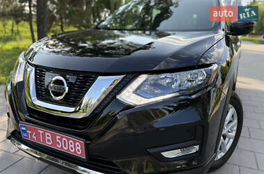 Внедорожник / Кроссовер Nissan Rogue 2019 в 