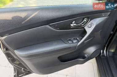 Внедорожник / Кроссовер Nissan Rogue 2019 в 