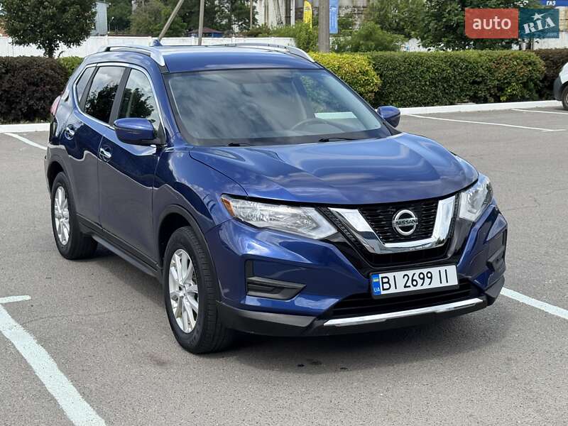 Позашляховик / Кросовер Nissan Rogue 2017 в Полтаві