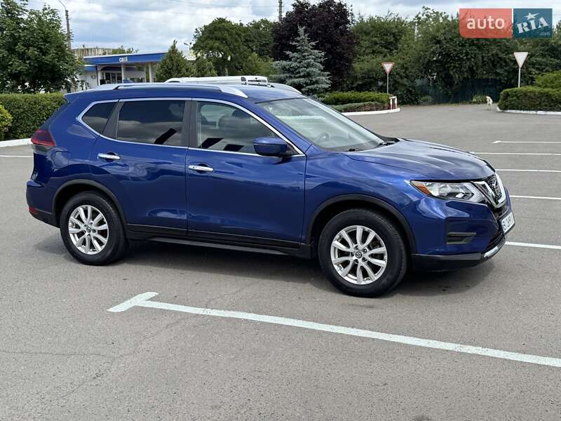 Позашляховик / Кросовер Nissan Rogue 2017 в Полтаві