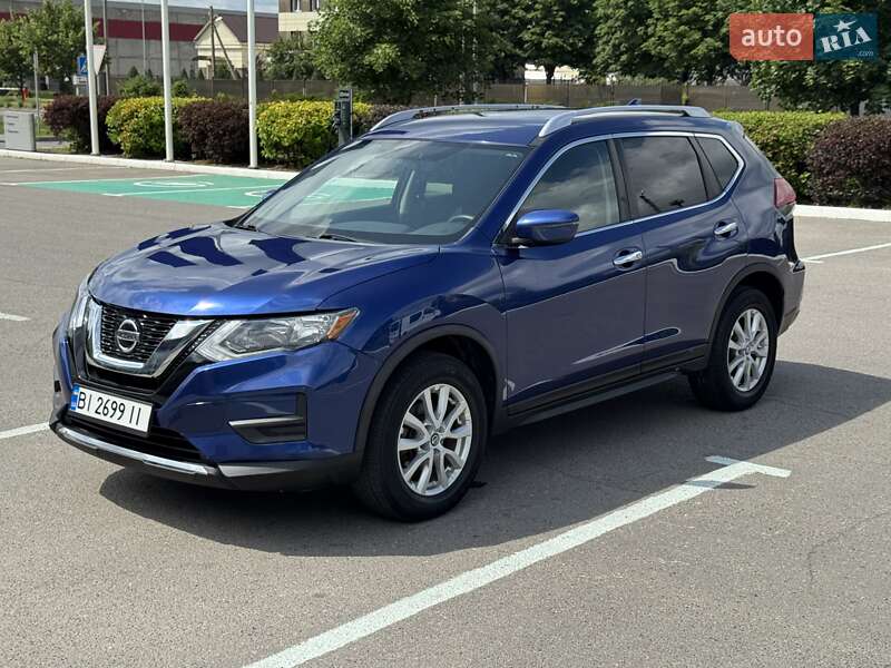 Позашляховик / Кросовер Nissan Rogue 2017 в Полтаві