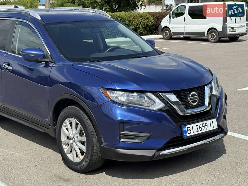 Позашляховик / Кросовер Nissan Rogue 2017 в Полтаві