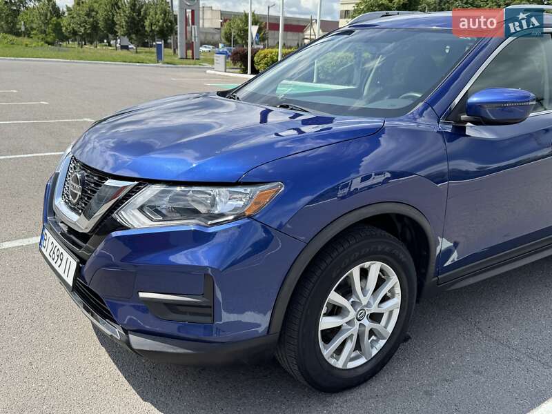Позашляховик / Кросовер Nissan Rogue 2017 в Полтаві