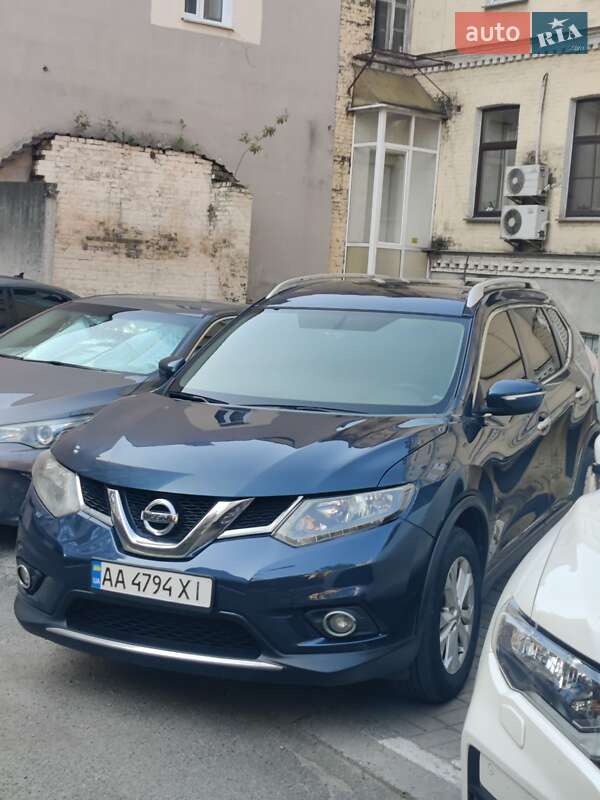 Внедорожник / Кроссовер Nissan Rogue 2016 в Киеве