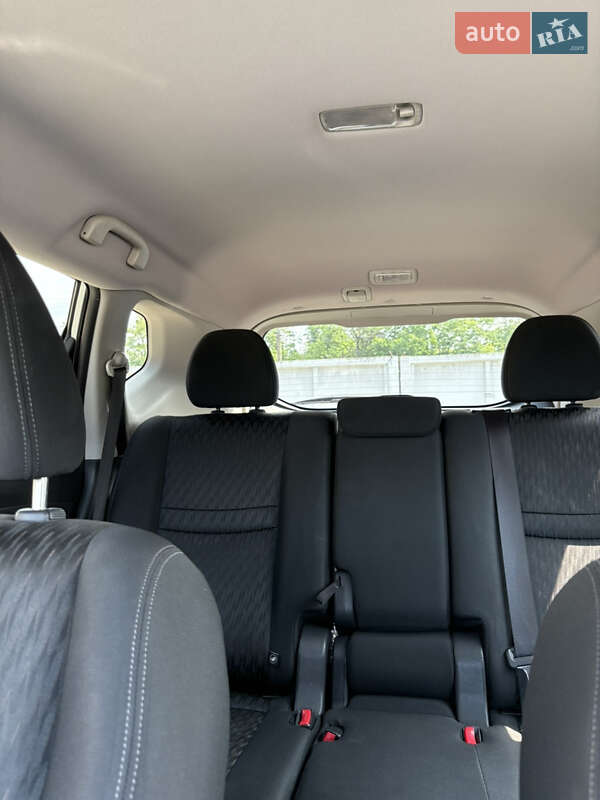 Позашляховик / Кросовер Nissan Rogue 2019 в Києві