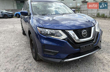 Внедорожник / Кроссовер Nissan Rogue 2017 в 