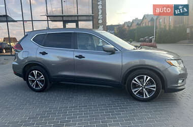 Внедорожник / Кроссовер Nissan Rogue 2017 в Виннице