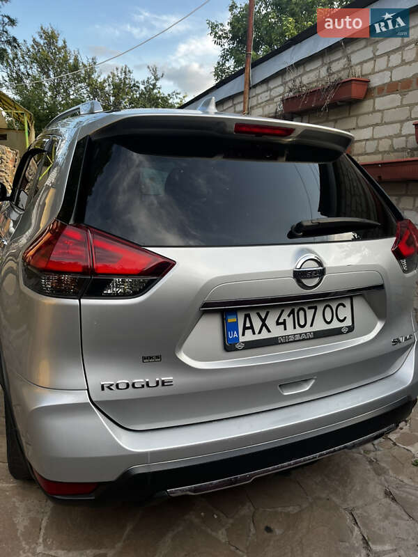 Позашляховик / Кросовер Nissan Rogue 2017 в Харкові