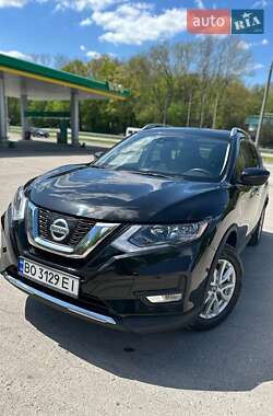 Позашляховик / Кросовер Nissan Rogue 2018 в Львові