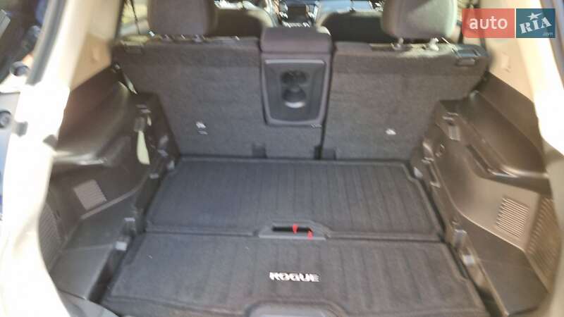 Позашляховик / Кросовер Nissan Rogue 2018 в Львові