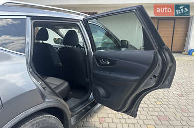 Внедорожник / Кроссовер Nissan Rogue 2016 в Буске