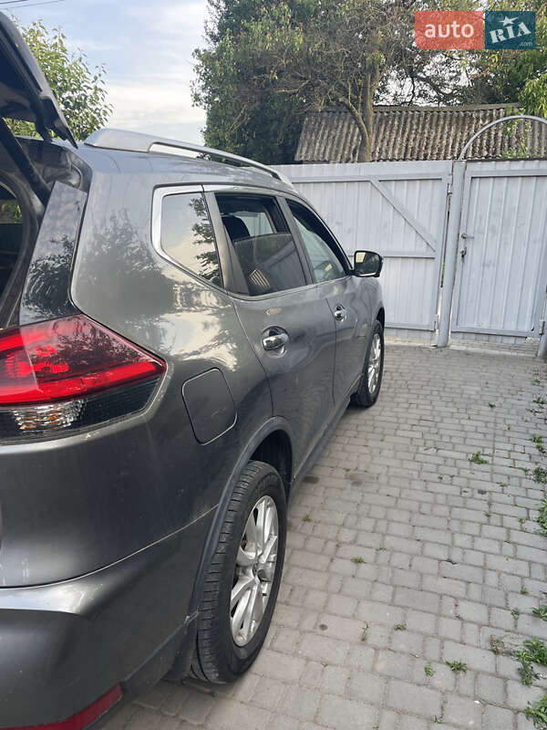 Позашляховик / Кросовер Nissan Rogue 2018 в Києві