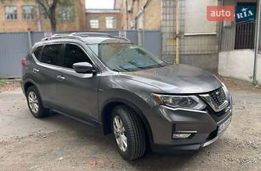 Внедорожник / Кроссовер Nissan Rogue 2018 в 