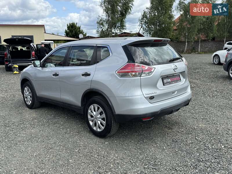 Внедорожник / Кроссовер Nissan Rogue 2015 в Луцке