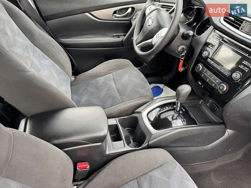 Внедорожник / Кроссовер Nissan Rogue 2015 в Луцке