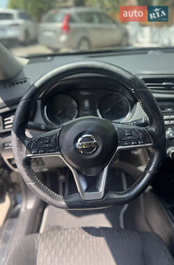 Внедорожник / Кроссовер Nissan Rogue 2016 в 