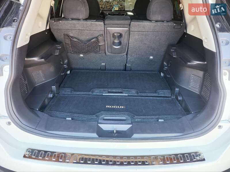 Позашляховик / Кросовер Nissan Rogue 2016 в Києві