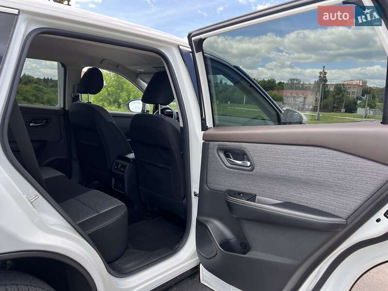Внедорожник / Кроссовер Nissan Rogue 2020 в Ровно