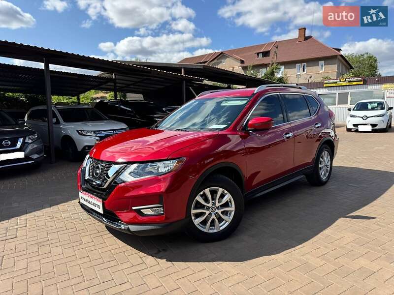 Внедорожник / Кроссовер Nissan Rogue 2017 в Кривом Роге