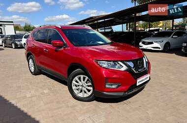 Внедорожник / Кроссовер Nissan Rogue 2017 в Кривом Роге