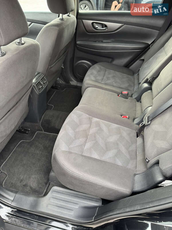 Внедорожник / Кроссовер Nissan Rogue 2016 в Харькове