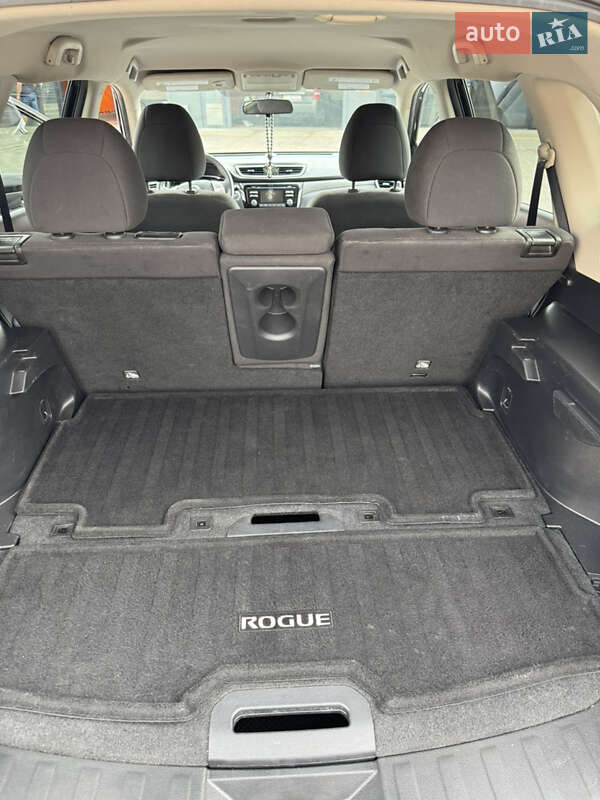 Внедорожник / Кроссовер Nissan Rogue 2016 в Харькове