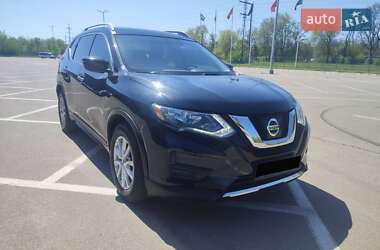 Внедорожник / Кроссовер Nissan Rogue 2017 в 