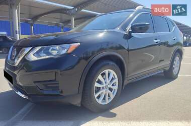 Внедорожник / Кроссовер Nissan Rogue 2017 в 
