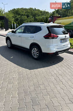 Внедорожник / Кроссовер Nissan Rogue 2017 в Кременчуге