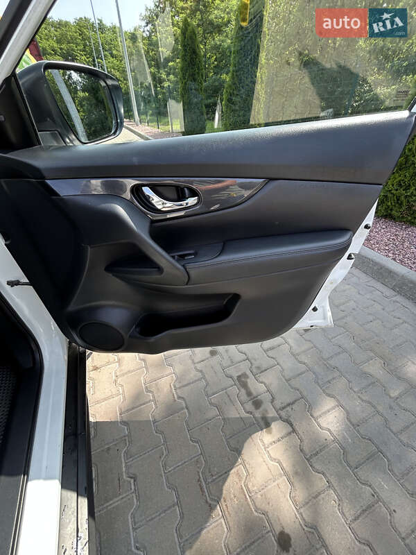 Позашляховик / Кросовер Nissan Rogue 2017 в Кременчуці