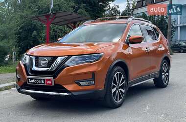 Внедорожник / Кроссовер Nissan Rogue 2017 в Киеве