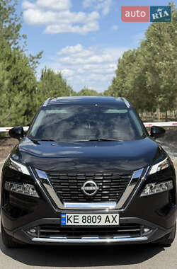 Внедорожник / Кроссовер Nissan Rogue 2023 в 
