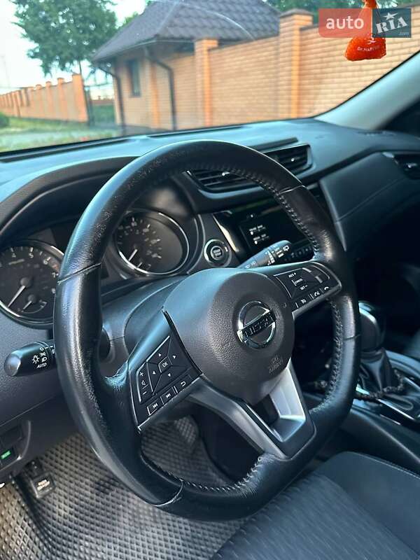 Внедорожник / Кроссовер Nissan Rogue 2016 в Хмельницком