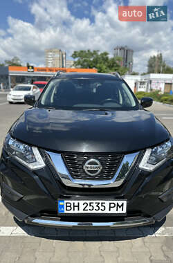 Внедорожник / Кроссовер Nissan Rogue 2019 в 