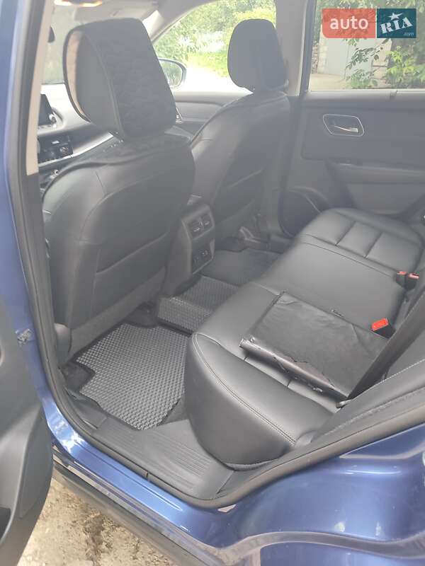 Позашляховик / Кросовер Nissan Rogue 2021 в Дніпрі