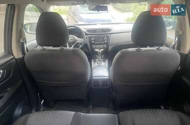 Внедорожник / Кроссовер Nissan Rogue 2017 в 