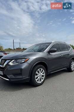 Внедорожник / Кроссовер Nissan Rogue 2017 в Киеве