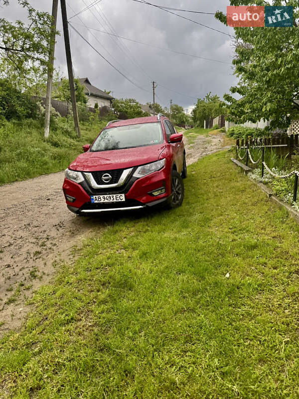 Внедорожник / Кроссовер Nissan Rogue 2016 в Томашполе