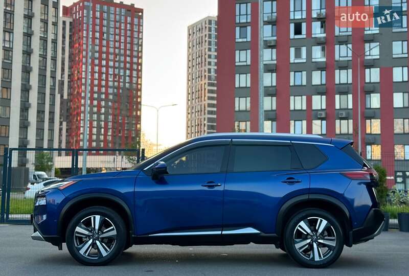 Внедорожник / Кроссовер Nissan Rogue 2023 в Киеве