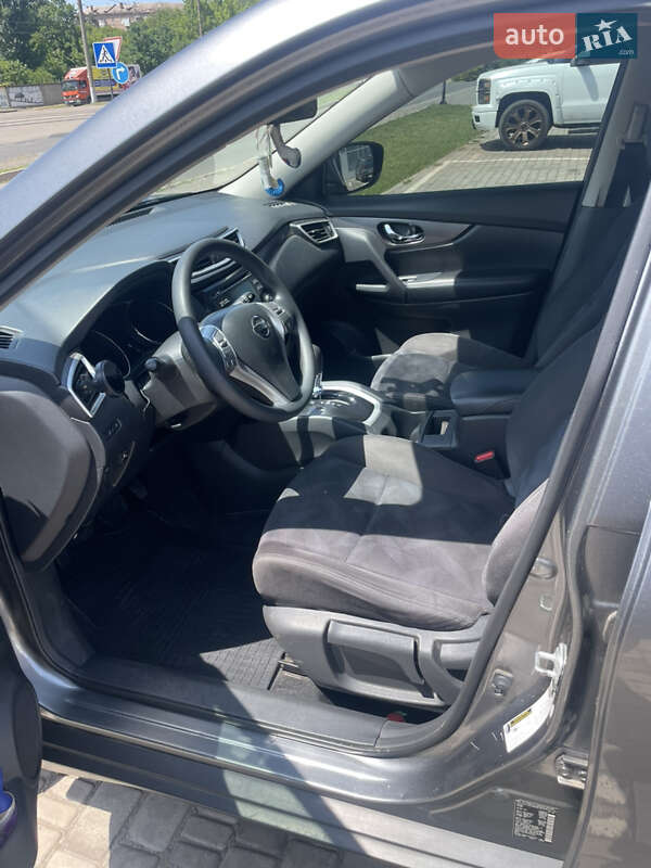 Внедорожник / Кроссовер Nissan Rogue 2015 в Кривом Роге