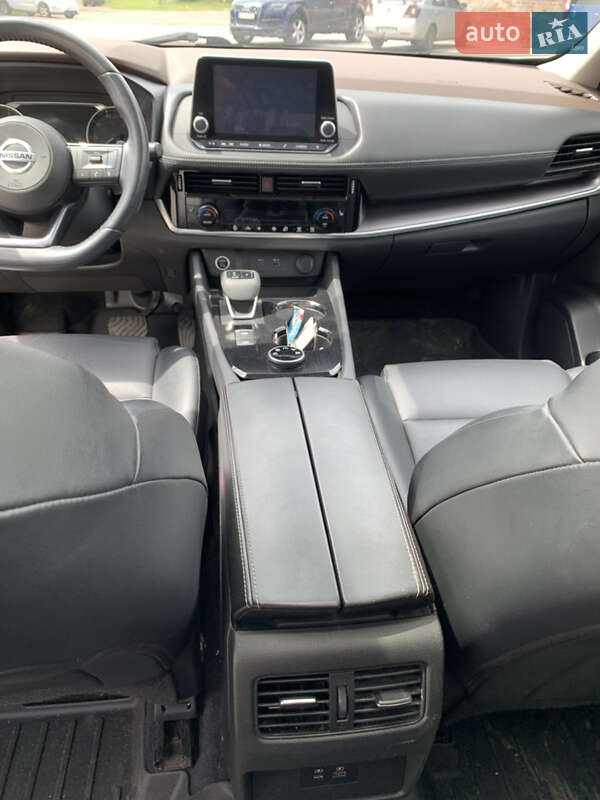 Позашляховик / Кросовер Nissan Rogue 2021 в Чернігові
