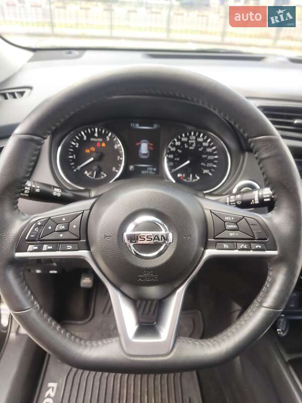 Внедорожник / Кроссовер Nissan Rogue 2016 в Харькове