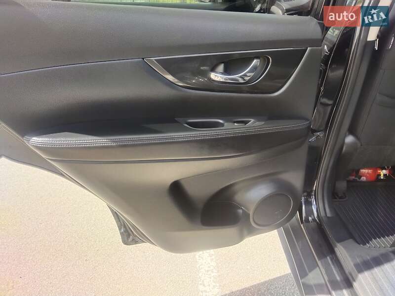 Внедорожник / Кроссовер Nissan Rogue 2016 в Харькове