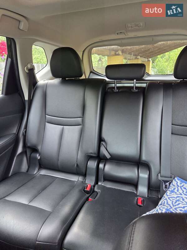 Внедорожник / Кроссовер Nissan Rogue 2018 в Ивано-Франковске