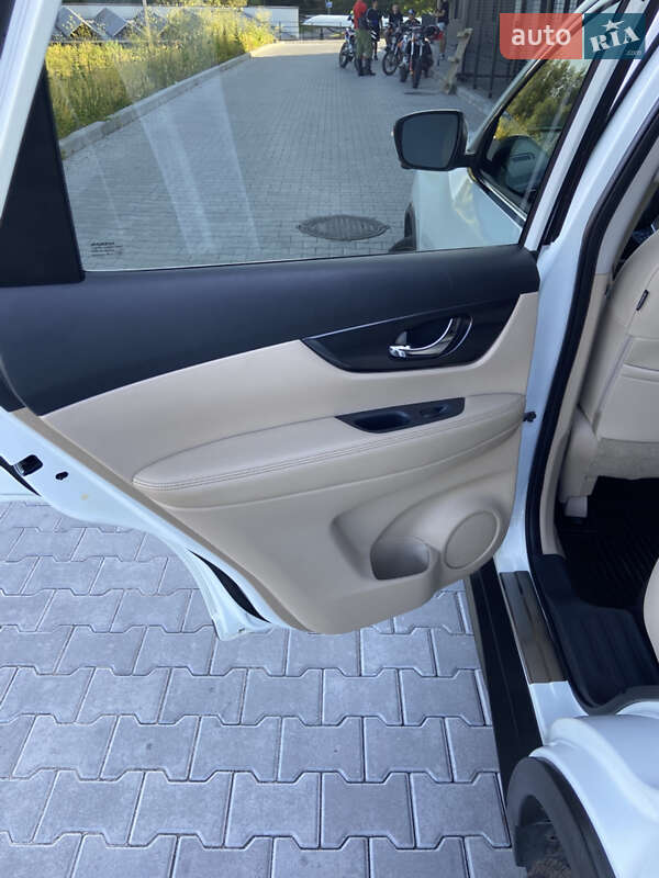 Позашляховик / Кросовер Nissan Rogue 2017 в Хмельницькому