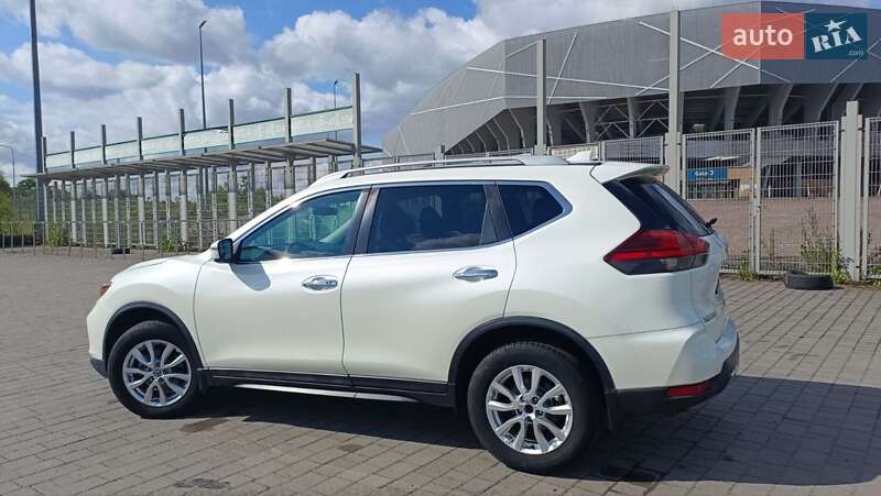 Позашляховик / Кросовер Nissan Rogue 2017 в Львові