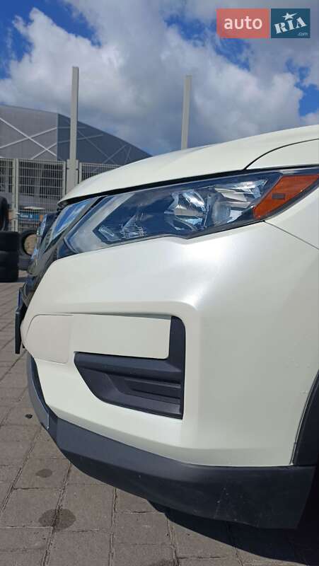 Позашляховик / Кросовер Nissan Rogue 2017 в Львові