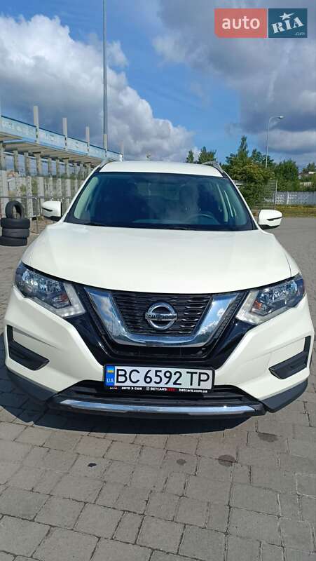 Позашляховик / Кросовер Nissan Rogue 2017 в Львові